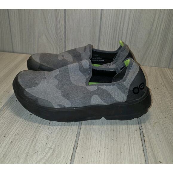 OOFOS Women's OOMG Eezee Low Gray Camo Shoes Size 8 Comfort Shoes - Picture 1 of 7